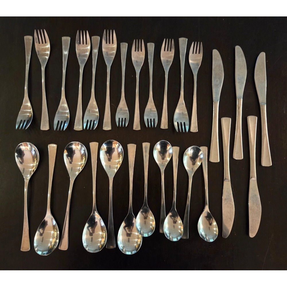 28 Pieces Reed & Barton Stainless Rebacraft Narvik Flatware Place Setting 5+